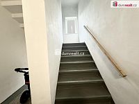Moderní a prostorný byt 2+1 s parkovacím místem a zahradou - 7