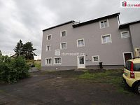 Prostorná atypická garsonka - studio v přízemí cihlového domu v obci Počerny - Karlovy Vary - 14