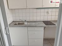 Velmi pěkný byt 1+kk po rekonstrukci, Praha 4 - Michle - 7