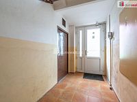 Krásný prostorný byt 4+kk ve druhém patře cihlového domu v centru Mariánských Lázní - 20