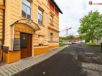 Krásný prostorný byt 4+kk ve druhém patře cihlového domu v centru Mariánských Lázní - 22