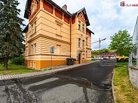 Krásný prostorný byt 4+kk ve druhém patře cihlového domu v centru Mariánských Lázní - 23