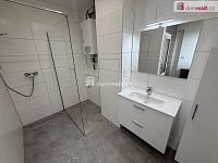 Pronájem bytu 4+1 85 m2 balkon cihla Žernovská P10 nezařízený - 15