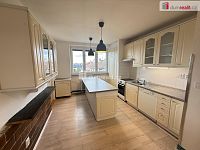 Pronájem bytu 4+1 85 m2 balkon cihla Žernovská P10 nezařízený - 2