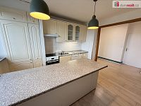 Pronájem bytu 4+1 85 m2 balkon cihla Žernovská P10 nezařízený - 3