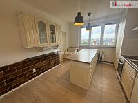 Pronájem bytu 4+1 85 m2 balkon cihla Žernovská P10 nezařízený - 5