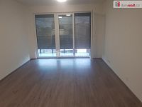 Pronájem 1kk 33m2 + terasa 6m2 P4 Háje Výstavní novostavba garáž nezařízeno - 2