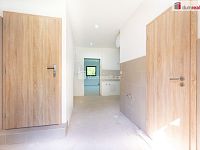 K prodeji, hlavní obytná část zemědělské usedlosti se 2 čísly popisnými v započaté rekostrukci, Opatovice 25 a 27, Hrdějovice - 8