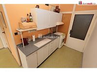 Světlý byt 2+1 k rekonsturkci, 62 m2 + 4 m2 lodžie, 1 .patro, OV, panel po rek. Praha 15 - Hostivař - 17