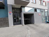 Krásný byt 2+kk ve třetím patře s výtahem cihlové budovy a parkovacím stáním na Žižkově - 22
