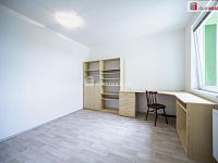 K pronájmu, slunný byt 3+1 s balkónem a sklepem na okraji sídiště Máj, ul. J.Bendy 1374/20, České Budějovice - 16