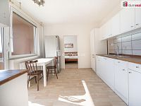 K pronájmu, slunný byt 3+1 s balkónem a sklepem na okraji sídiště Máj, ul. J.Bendy 1374/20, České Budějovice - 7