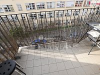 Krásný byt 2+kk ve třetím patře s výtahem cihlové budovy a parkovacím stáním na Žižkově - 13