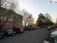 Krásný udržovaný byt 2+kk/L s lodžií s hezkým výhledem v Karlových Varech - 15