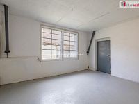 Pronájem komerčního prostoru 753 m2, pozemek 2.006 m2 - Hředle - 13