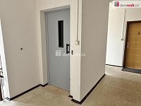 pěkný , slunný u metra  - 11