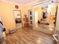 Krásný prostorný slunný byt 3+1 ve čtvrtém patře panelového domu s výtahem - 26