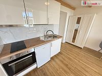 Pronájem bytu 1+kk 38 m2 P5 Smíchov po rekonstrukci LOFT  - 3