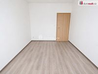 Světlý byt 2+kk s balkonem a park. stáním, 46,4 m2 + 5 m2 balkon, 2.p, OV, Praha 9 - Čakovice - 12