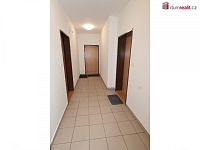 Světlý byt 2+kk s balkonem a park. stáním, 46,4 m2 + 5 m2 balkon, 2.p, OV, Praha 9 - Čakovice - 21