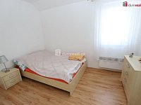 Krásná novostavba rodinného domu se zahradou a garáží v Rájově - 11