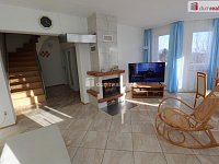 Krásná novostavba rodinného domu se zahradou a garáží v Rájově - 2