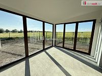 Prodej domu 155 m2 Svárov pozemek 508 m2 novostavba zimní zahrada terasa  - 12