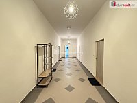 Pronájem bytu 1+kk 38 m2 P5 Smíchov po rekonstrukci LOFT  - 10