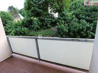 Krásný slunný byt 2+1 ve třetím patře panelového domu v Jáchymově - 6