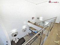 Pronájem  rodinného domu 6+1 se zahradou a garáží – Mělník - 11
