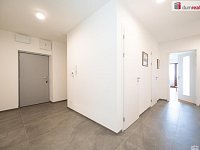 K prodeji, nadstandardní byt 3+kk s terasou, krásným výhledem na město, garáží a sklepem, Pod Horami 2670, Písek - 6