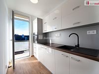 K pronájmu, zděný byt 2+1 s balkónem v nejvyšším podlaží + sklep, ul. Netolická čp. 272, Lhenice, okr. Prachatice