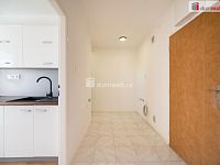 K pronájmu, zděný byt 2+1 s balkónem v nejvyšším podlaží + sklep, ul. Netolická čp. 272, Lhenice, okr. Prachatice - 15