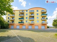 Světlý byt 2+kk s balkonem a parkovacím stáním, 42 m2 + 6 m2 balkon, 1p./2NP, Klecany - 18
