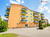 Světlý byt 2+kk s balkonem a parkovacím stáním, 42 m2 + 6 m2 balkon, 1p./2NP, Klecany - 19
