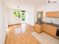 Světlý byt 2+kk s balkonem a parkovacím stáním, 42 m2 + 6 m2 balkon, 1p./2NP, Klecany - 2