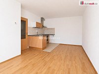 Světlý byt 2+kk s balkonem a parkovacím stáním, 42 m2 + 6 m2 balkon, 1p./2NP, Klecany - 3