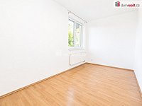 Světlý byt 2+kk s balkonem a parkovacím stáním, 42 m2 + 6 m2 balkon, 1p./2NP, Klecany - 8