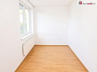 Světlý byt 2+kk s balkonem a parkovacím stáním, 42 m2 + 6 m2 balkon, 1p./2NP, Klecany - 9