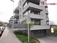 Pronájem exklusivního 1+kk, 47m² vč. zahrádky, rezidence Hadovitá, Praha 4- Michle, garážové stání a sklep - 13