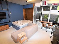 Pronájem exklusivního 1+kk, 47m² vč. zahrádky, rezidence Hadovitá, Praha 4- Michle, garážové stání a sklep - 2