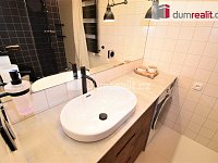 Pronájem exklusivního 1+kk, 47m² vč. zahrádky, rezidence Hadovitá, Praha 4- Michle, garážové stání a sklep - 7