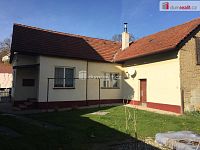 pronájem RD 2+1 Pozlovice,  s parkováním a dvorkem