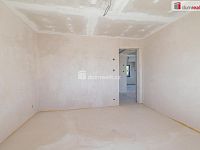 Krásný prostorný rodinný dům s garáží a zahradou v Lesově u Karlových Varů - 22
