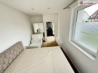 Pronájem prostorného bytu 3+kk v rodinném domě se zahradou a balkonem, 98 m², Velké Přílepy - 13