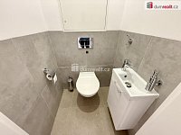 Pronájem prostorného bytu 3+kk v rodinném domě se zahradou a balkonem, 98 m², Velké Přílepy - 17