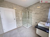 Pronájem prostorného bytu 3+kk v rodinném domě se zahradou a balkonem, 98 m², Velké Přílepy - 2