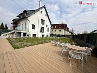 Pronájem prostorného bytu 3+kk v rodinném domě se zahradou a balkonem, 98 m², Velké Přílepy - 3
