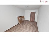 Světlý byt 2+1 po kompletní rekonstrukci, 62 m2 + 4 m2 balkon, 3.patro / 4 NP, OV, panel po rek, Praha 8 - 15