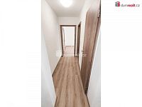 Světlý byt 2+1 po kompletní rekonstrukci, 62 m2 + 4 m2 balkon, 3.patro / 4 NP, OV, panel po rek, Praha 8 - 17